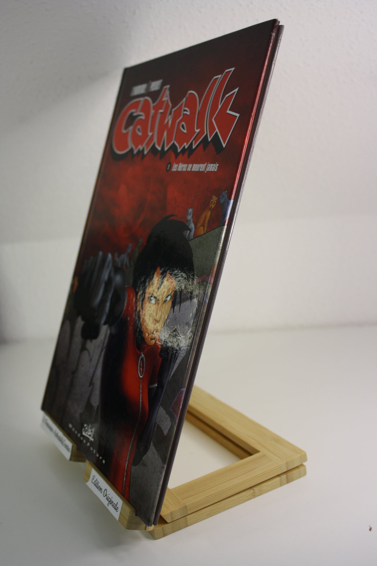 Les héros ne meurent jamais – Catwalk – L’homme, Penet – Soleil Mondes futurs – EO - 2006