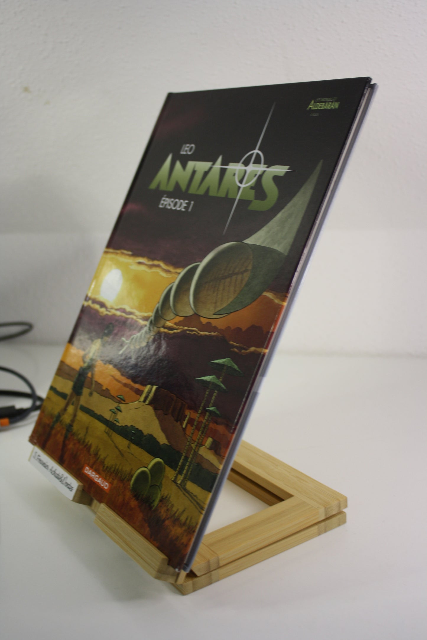 Episode 1 – Antares – Léo – Dargaud – Réédition – 2011