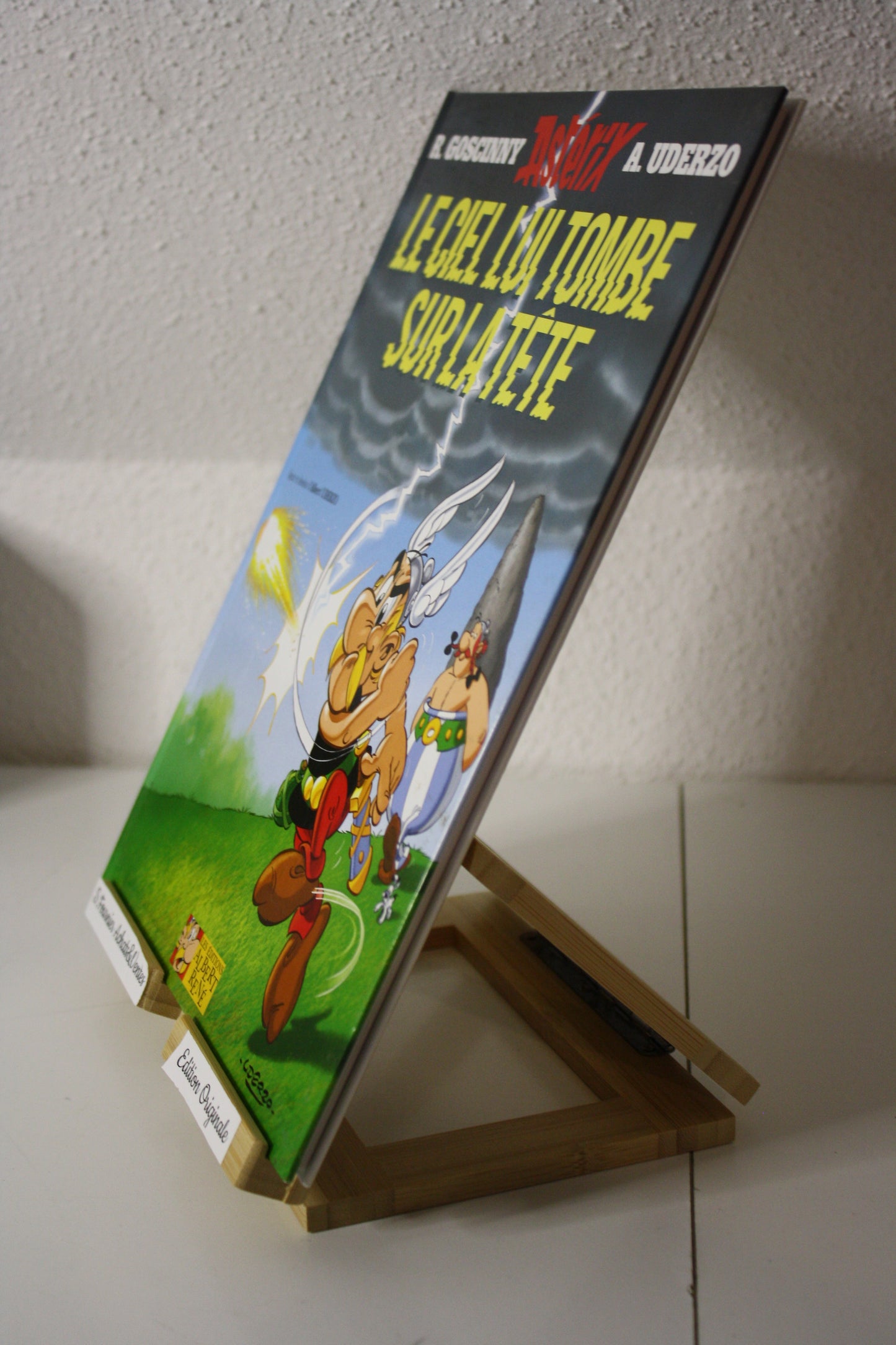 Le ciel lui tombe sur la tête – Astérix – Uderzo et Goscinny - Edition Albert René - EO - 2005 - n° 436534
