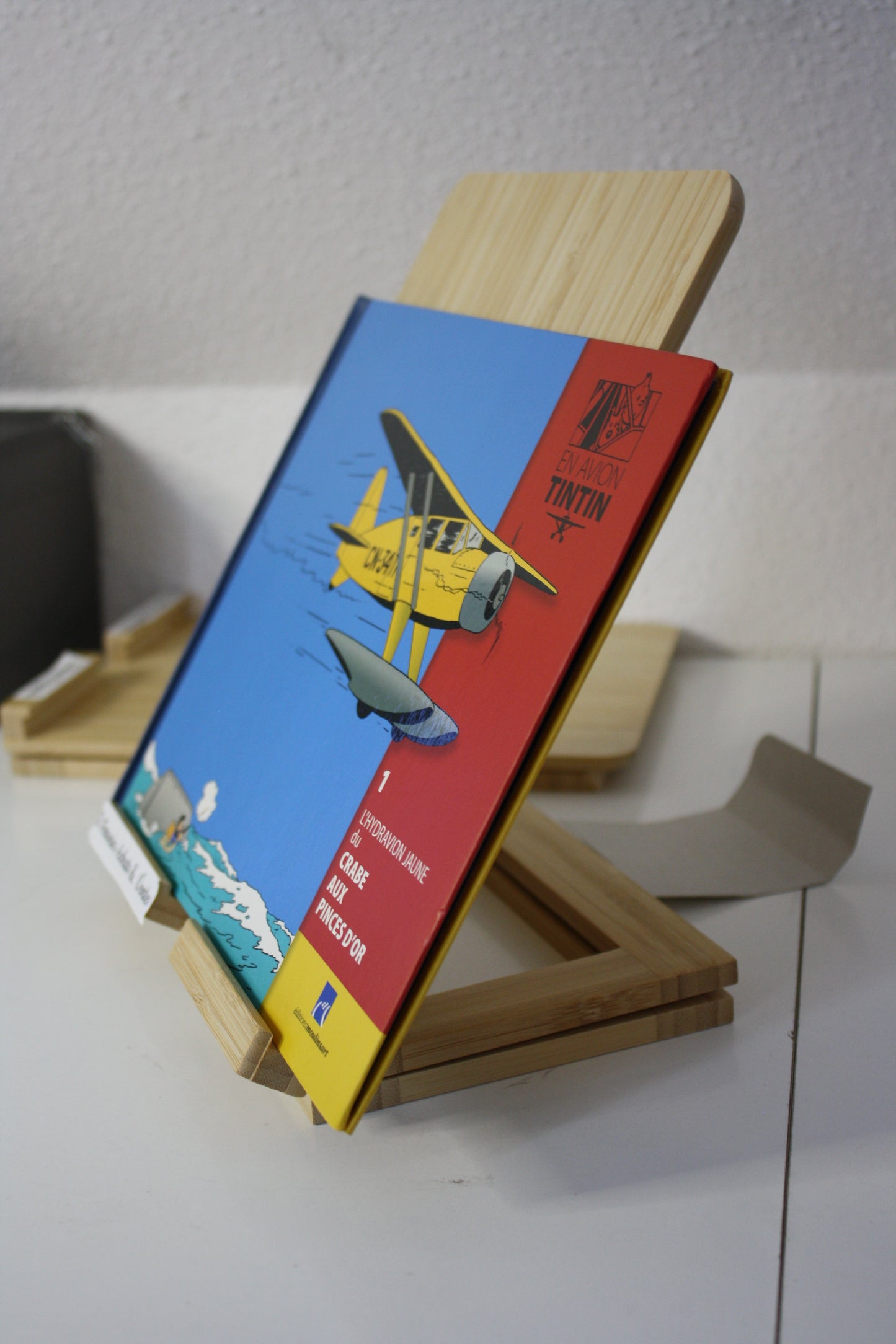 En Avion Tintin – l’hydravion - Hergé - Edition Mouinsart - objet dérivés - 2014 - livret de maquette