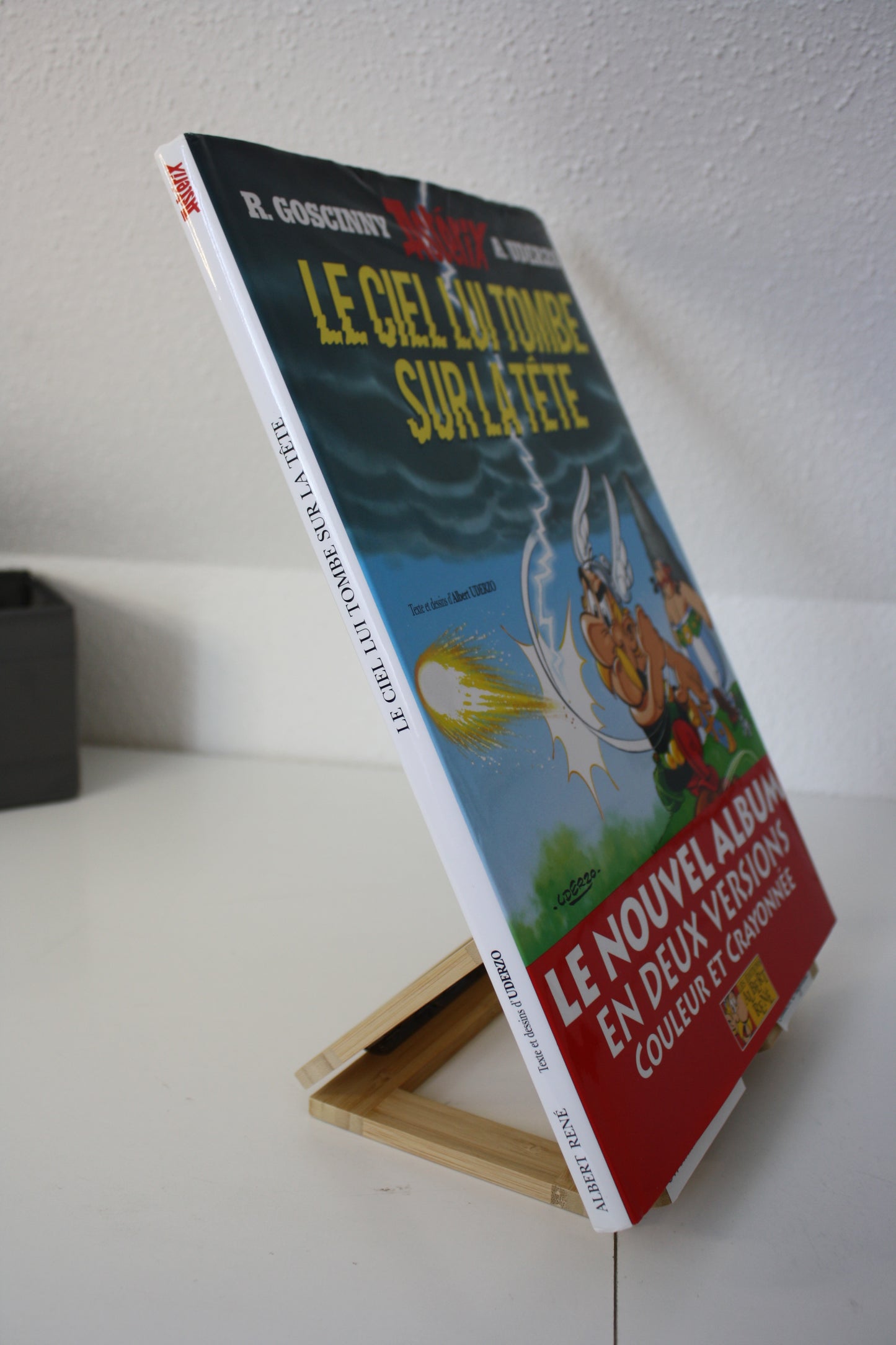 Le ciel lui tombe sur la tête – Astérix - Goscinny Uderzo - Albert rené - EO - 2005 - n°4935