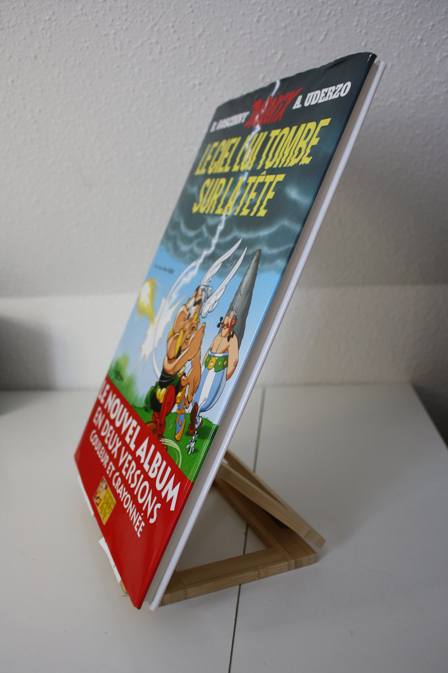 Le ciel lui tombe sur la tête – Astérix - Goscinny Uderzo - Albert rené - EO - 2005 - n°4935