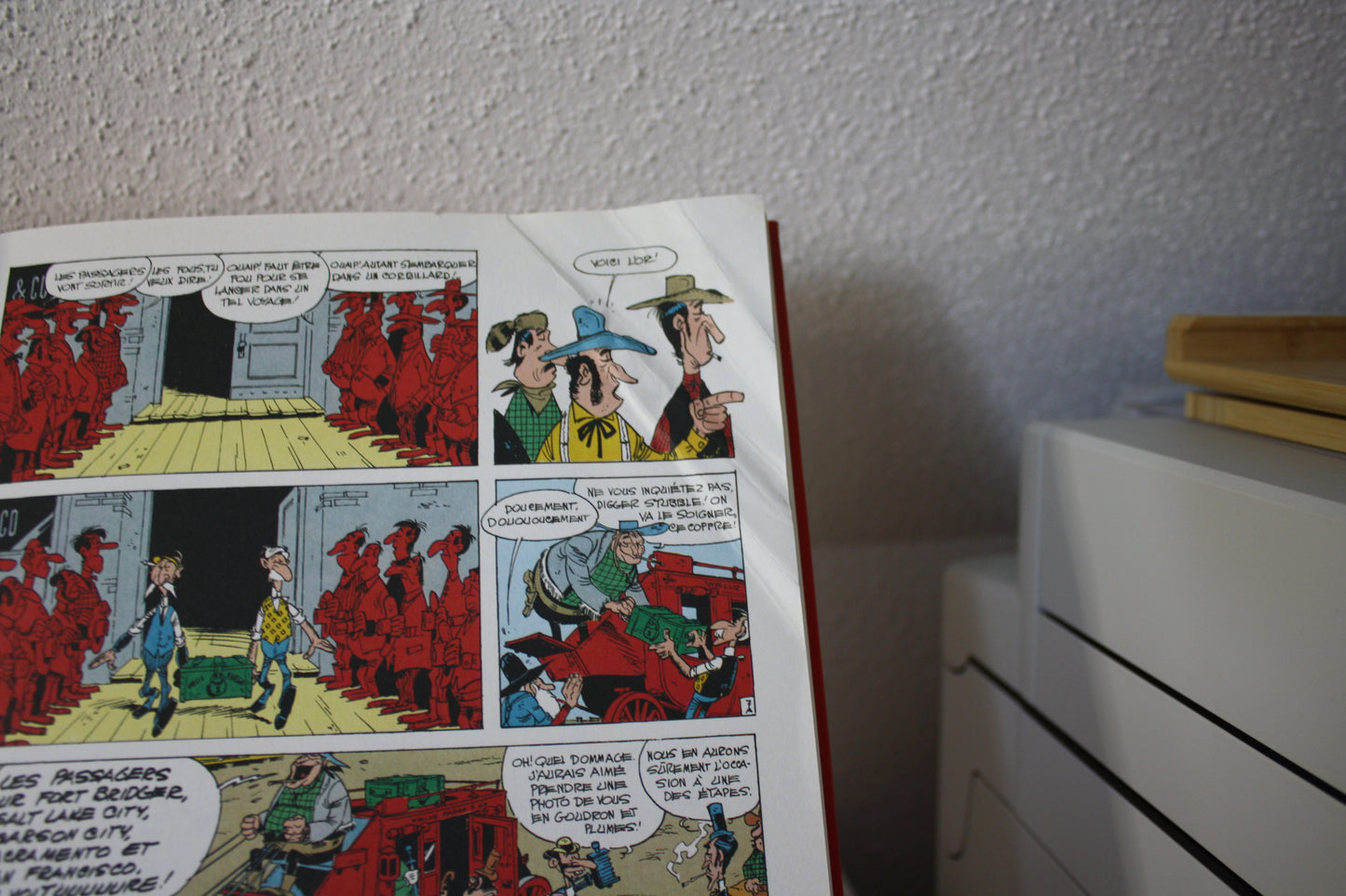 Les dessous de la Création la Diligence/Le pied tendre – Lucky Luke – Caroline Richter bonini - Edition Atlas – Réédition - 2009 + ex libris