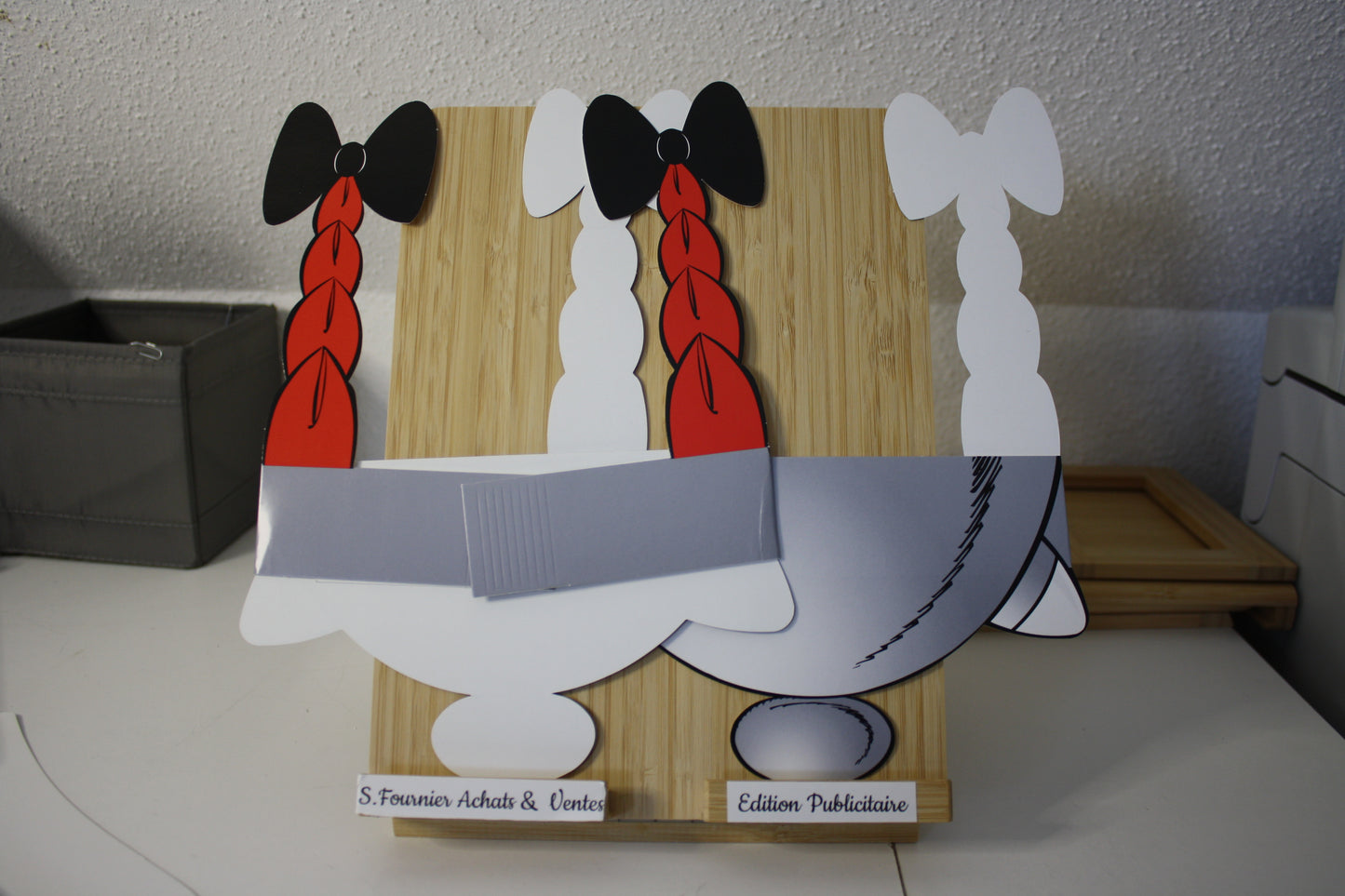 Pochette avec casque en carton pliable - Astérix - Coscinny Uderzo - Asterix - Objet dérivé - 2021