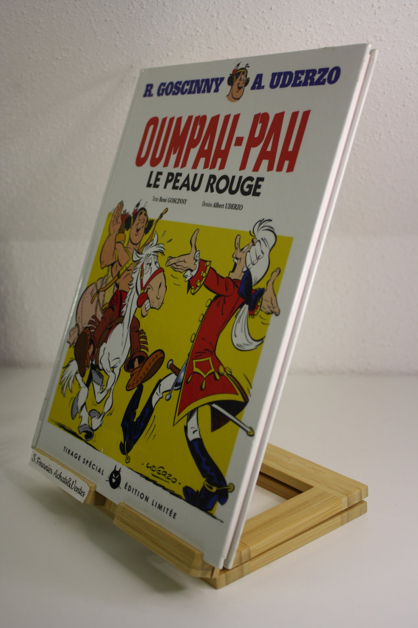 Le peau rouge – Oumpah pah – Goscinny Uderzo – Albert René – Réédition – 2012 – Livre de bibliothèque