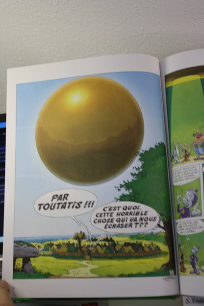 Le ciel lui tombe sur la tête – Astérix – Uderzo et Goscinny - Edition Albert René - EO - 2005 -  Numéroté