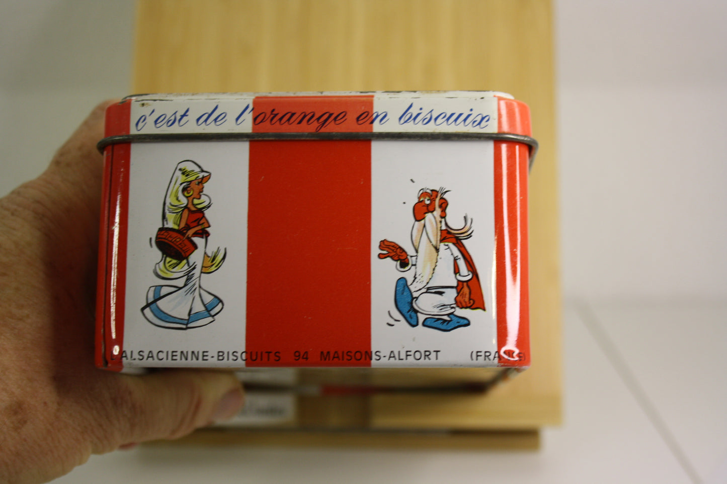 Boite métallique Chamonix Orange – Astérix – Uderzo Goscinny – L’alsacienne – Objet dérivé – 1960